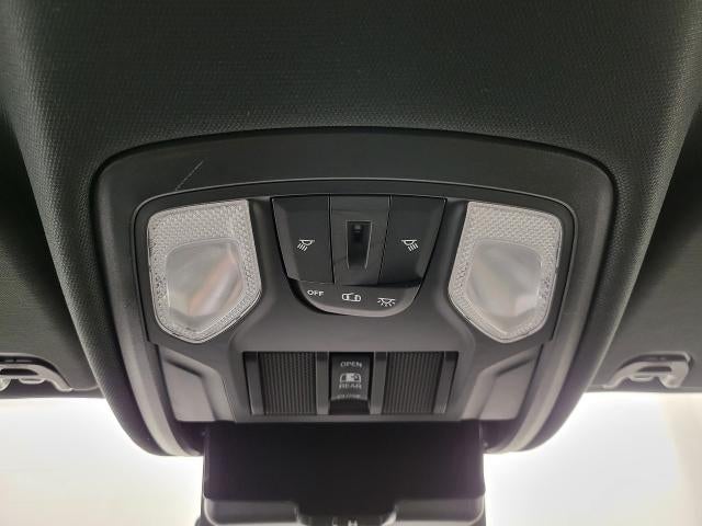 2020 RAM 1500 Lone Star 4x4 Crew Cab 6'4 Box