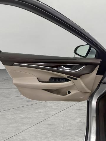 2017 Buick LaCrosse 4dr Sdn Essence FWD