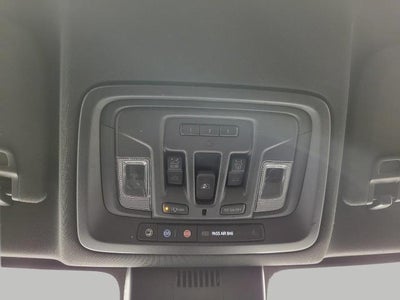 2022 Chevrolet Silverado 1500 4WD Crew Cab 147 High Country