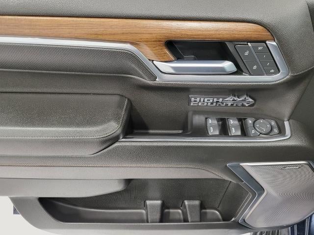 2022 Chevrolet Silverado 1500 4WD Crew Cab 147 High Country