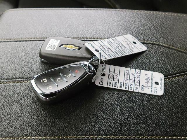 2023 Chevrolet Traverse AWD 4dr LT Leather
