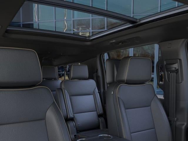 2025 Chevrolet Suburban 4WD 4dr Premier