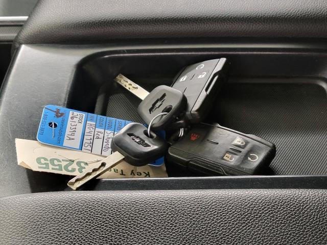 2017 Chevrolet Silverado 1500 4WD Crew Cab 143.5 LT w/1LT