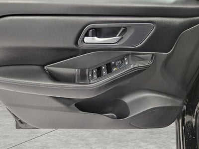 2025 Nissan Rogue AWD SV