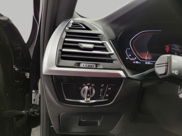 2025 BMW X4 xDrive30i