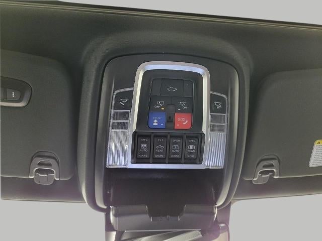 2023 RAM 1500 Laramie Crew Cab 4x4 5'7" Box