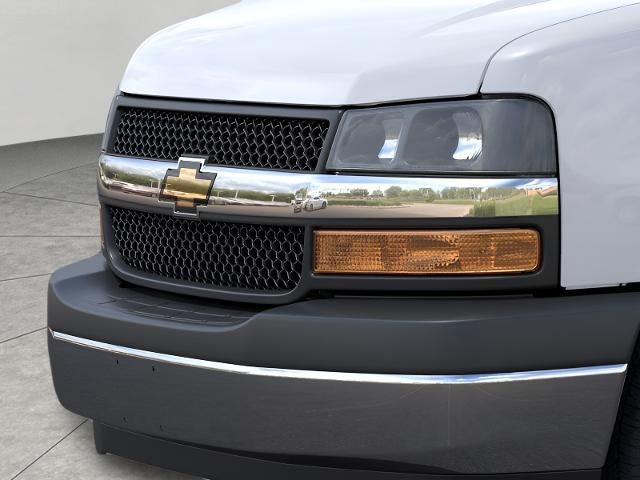 2026 Chevrolet Express Passenger 1LT