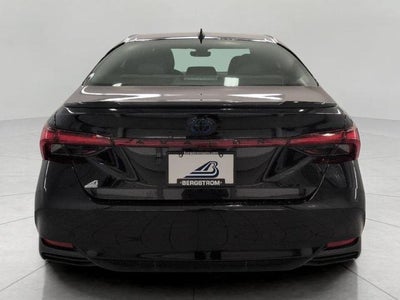 2022 Toyota Avalon XSE Nightshade Hybrid