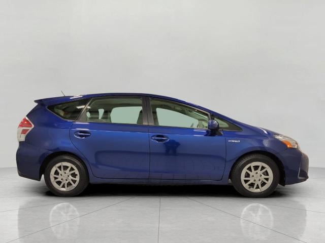 2016 Toyota Prius v Three