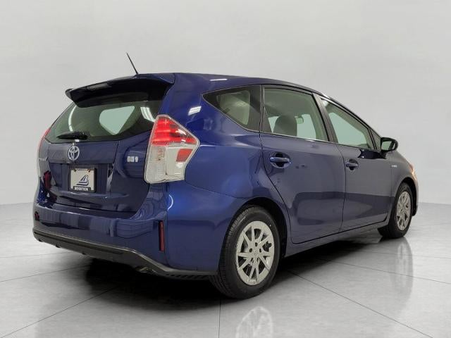 2016 Toyota Prius v Three