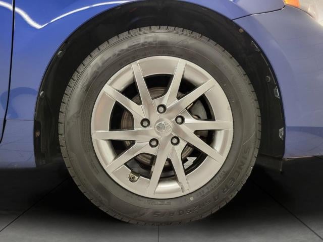 2016 Toyota Prius v Three