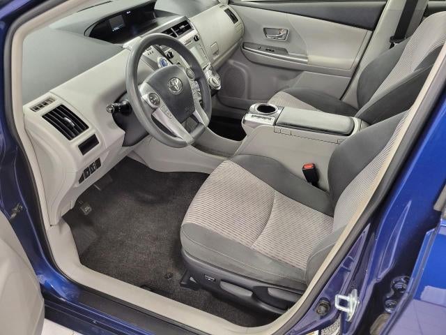 2016 Toyota Prius v Three